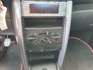 Peugeot 207 1.6 Cabrio picture 25