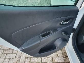 Renault Clio 0.9 TCe Limited picture 24