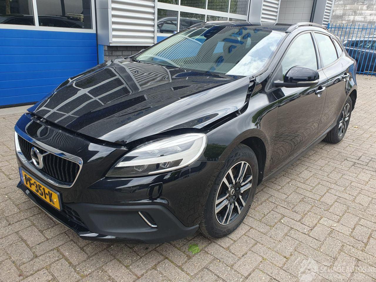 Volvo V-40 Cross Country 2.0 T3 Nordic+