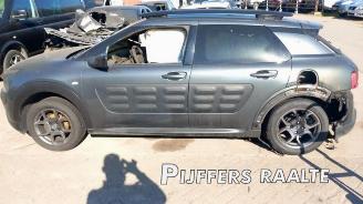 Coche siniestrado Citroën C4 cactus C4 Cactus (0B/0P), Hatchback 5-drs, 2014 1.2 PureTech 82 12V 2015/12