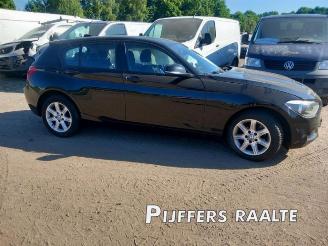Vrakbiler auto BMW 1-serie 1 serie (F20), Hatchback 5-drs, 2011 / 2019 114i 1.6 16V 2014/3