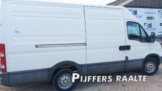 Vrakbiler auto Iveco Daily New Daily IV, Van, 2006 / 2011 35C13V, C13V/P, S13V, S13V/P 2010/4