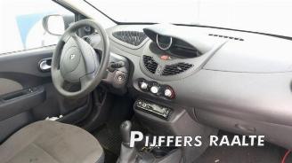 Renault Twingo Twingo II (CN), Hatchback 3-drs, 2007 / 2014 1.5 dCi 90 FAP picture 12