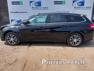 Uttjänta bilar auto Peugeot 308 308 SW (L4/L9/LC/LJ/LR), Combi 5-drs, 2014 / 2021 1.2 12V e-THP PureTech 130 2015/6