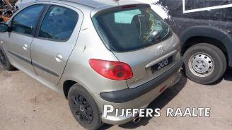 Peugeot 206 206 (2A/C/H/J/S), Hatchback, 1998 / 2012 1.4 16V picture 6