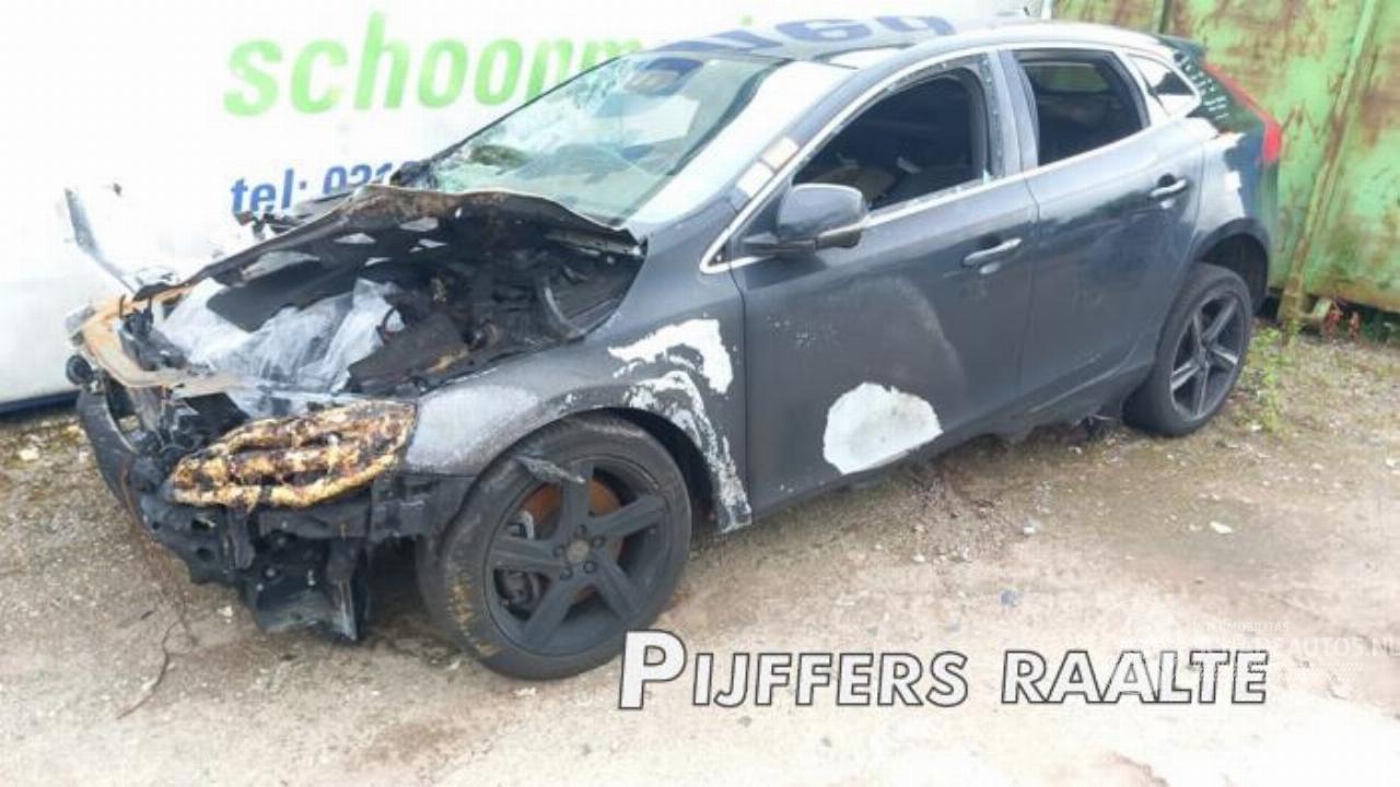 Volvo V-40 V40 (MV), Hatchback 5-drs, 2012 / 2019 2.0 D3 16V