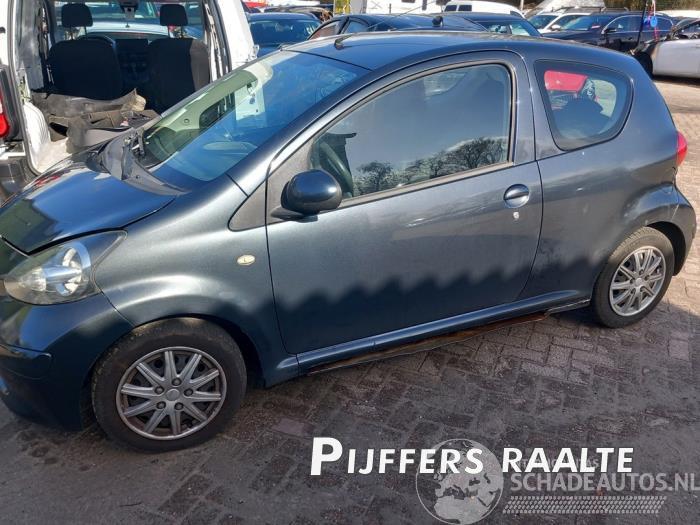 Toyota Aygo Aygo (B10), Hatchback, 2005 / 2014 1.0 12V VVT-i