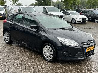 Ford Focus 1.0 EcoBoost Trend 5drs picture 7
