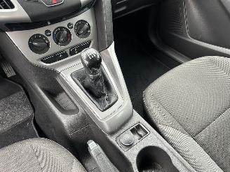 Ford Focus 1.0 EcoBoost Trend 5drs picture 24