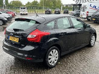 Ford Focus 1.0 EcoBoost Trend 5drs picture 5
