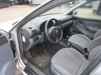 Seat Leon 1.6-16V Stella picture 9