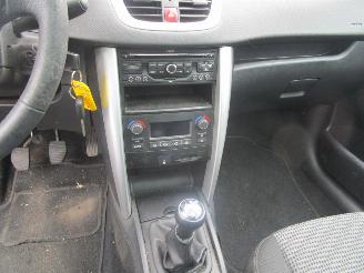 Peugeot 207 SW 1.6 VTI Premiere picture 14