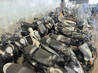 Overige  Partij 57 scooters picture 13