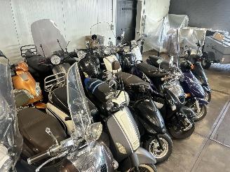 Overige  Partij 57 scooters picture 15