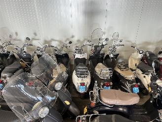 Overige  Partij 57 scooters picture 10