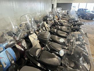 Overige  Partij 57 scooters picture 12