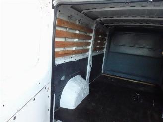 Peugeot Boxer 330 2.2 HDI L2H1 airco 3 zits picture 27