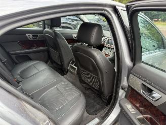 Jaguar XF 3.0 V6 Premium Luxury (Sedan 4-dr.) picture 29