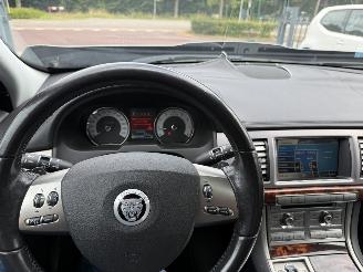 Jaguar XF 3.0 V6 Premium Luxury (Sedan 4-dr.) picture 24