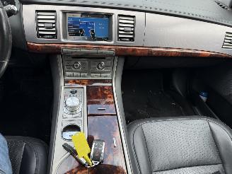 Jaguar XF 3.0 V6 Premium Luxury (Sedan 4-dr.) picture 23