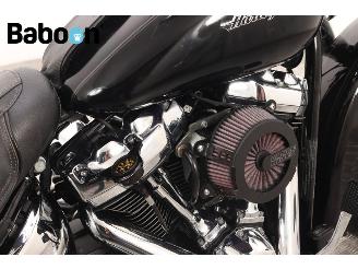 Harley-Davidson  FLDE Softail Deluxe ABS picture 12