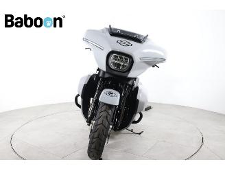 Harley-Davidson  FLHXU Street Glide Ultra 117 picture 3