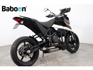 KTM 690 Duke  picture 2
