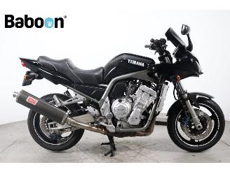 krockskadad bil motor Yamaha FZS 1000 Fazer 2002/11