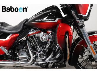 Harley-Davidson  FLHXSE CVO Street Glide 117 picture 13
