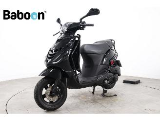 Piaggio  Zip 45KM picture 4