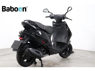 Piaggio  Zip 45KM picture 8