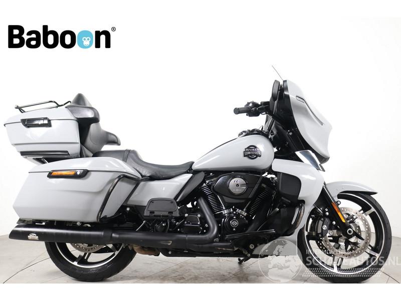 Harley-Davidson  FLHXU Street Glide Ultra 117