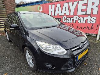 skadebil auto Ford Focus 1.6 tdci lease trend 2014/7