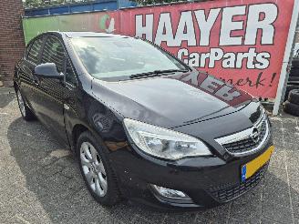 damaged passenger cars Opel Astra 1.4 turbo edition 2012/6