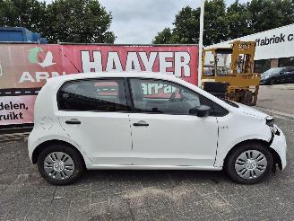 Volkswagen Up! 1.0 take up! BlueMotion picture 2