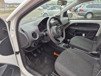 Volkswagen Up! 1.0 take up! BlueMotion picture 7