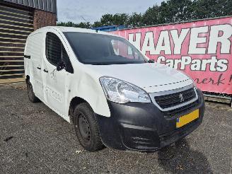 skadebil bedrijf Peugeot Partner 120 1.6 BlueHDI 100 2017/8