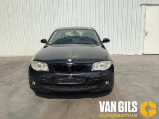 Vrakbiler auto BMW 1-serie 1 serie (E87/87N), Hatchback 5-drs, 2003 / 2012 120d 16V 2004/11