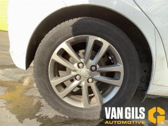 Toyota Yaris Yaris III (P13), Hatchback, 2010 / 2020 1.0 12V VVT-i picture 9