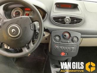 Renault Clio Clio III (BR/CR), Hatchback, 2005 / 2014 1.4 16V picture 17