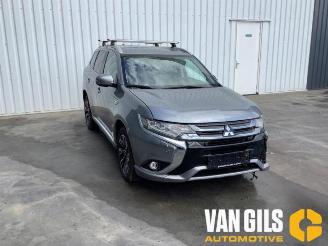 Mitsubishi Outlander Outlander (GF/GG), SUV, 2012 / 2022 2.0 16V PHEV 4x4 picture 5