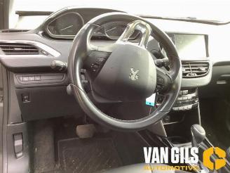 Peugeot 2008 2008 (CU), MPV, 2013 / 2019 1.2 12V e-THP PureTech 110 picture 15