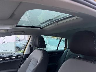 Volkswagen Golf TSI R-Line Pano  AUTOMAAT 81KW picture 17