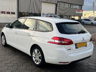 Peugeot 308 SW 1.2 PureTech Allure picture 6