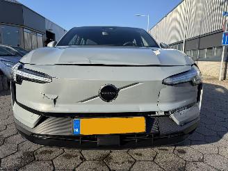 Volvo EX30 Single Motor Extended Range Core 69 kWh picture 3