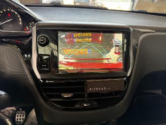 Peugeot 208 1.2 110PK GT-line pano picture 22