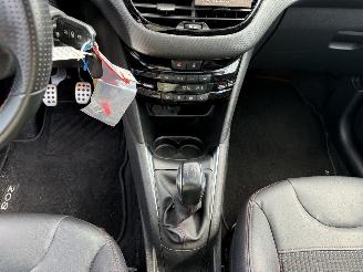 Peugeot 208 1.2 110PK GT-line pano picture 20