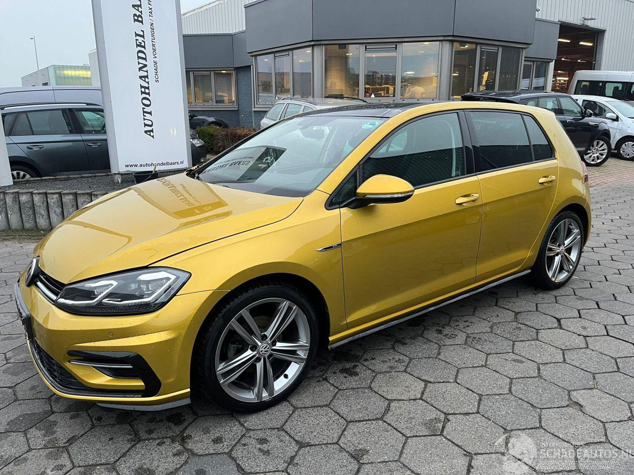 Volkswagen Golf TSI R-Line Pano  AUTOMAAT 81KW