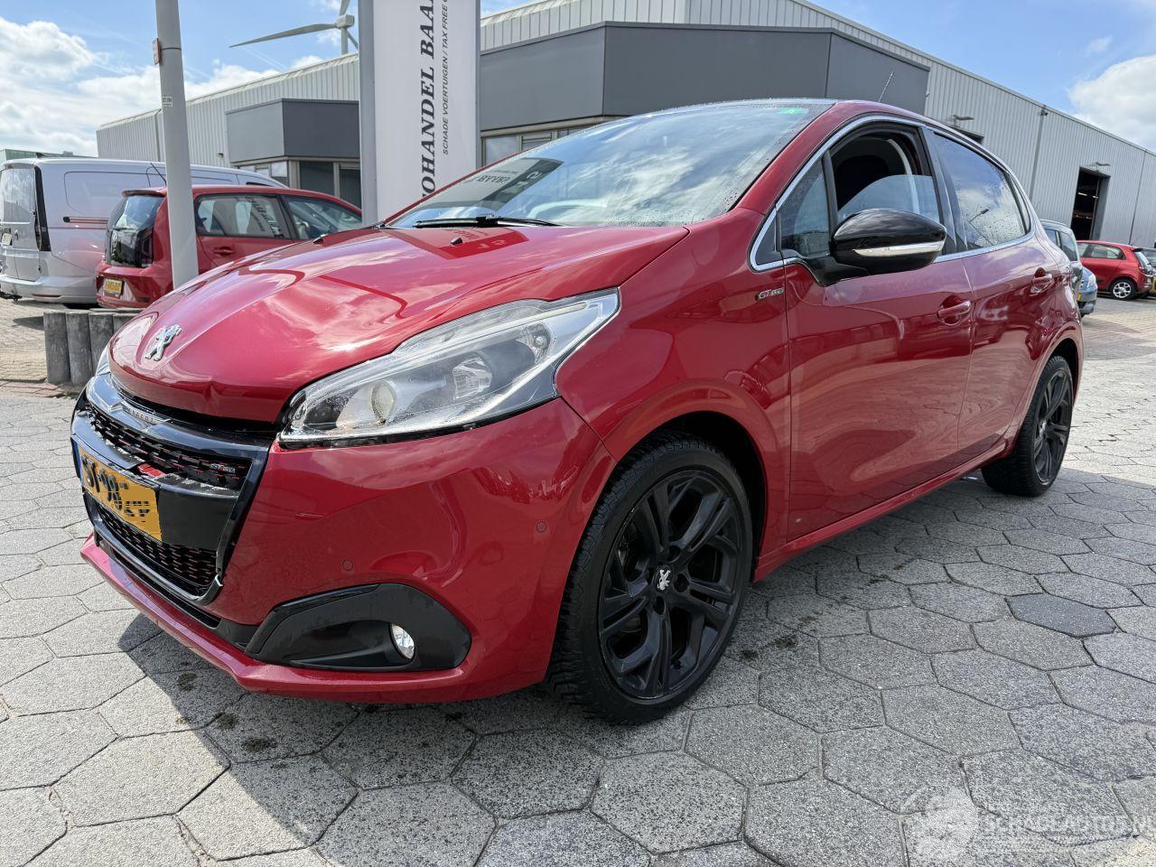 Peugeot 208 1.2 110PK GT-line pano