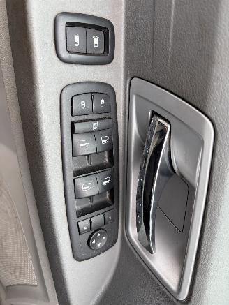 Chrysler Town & Country 3.8 V6 7-pers. AUTOMAAT NIEUWE APK picture 18